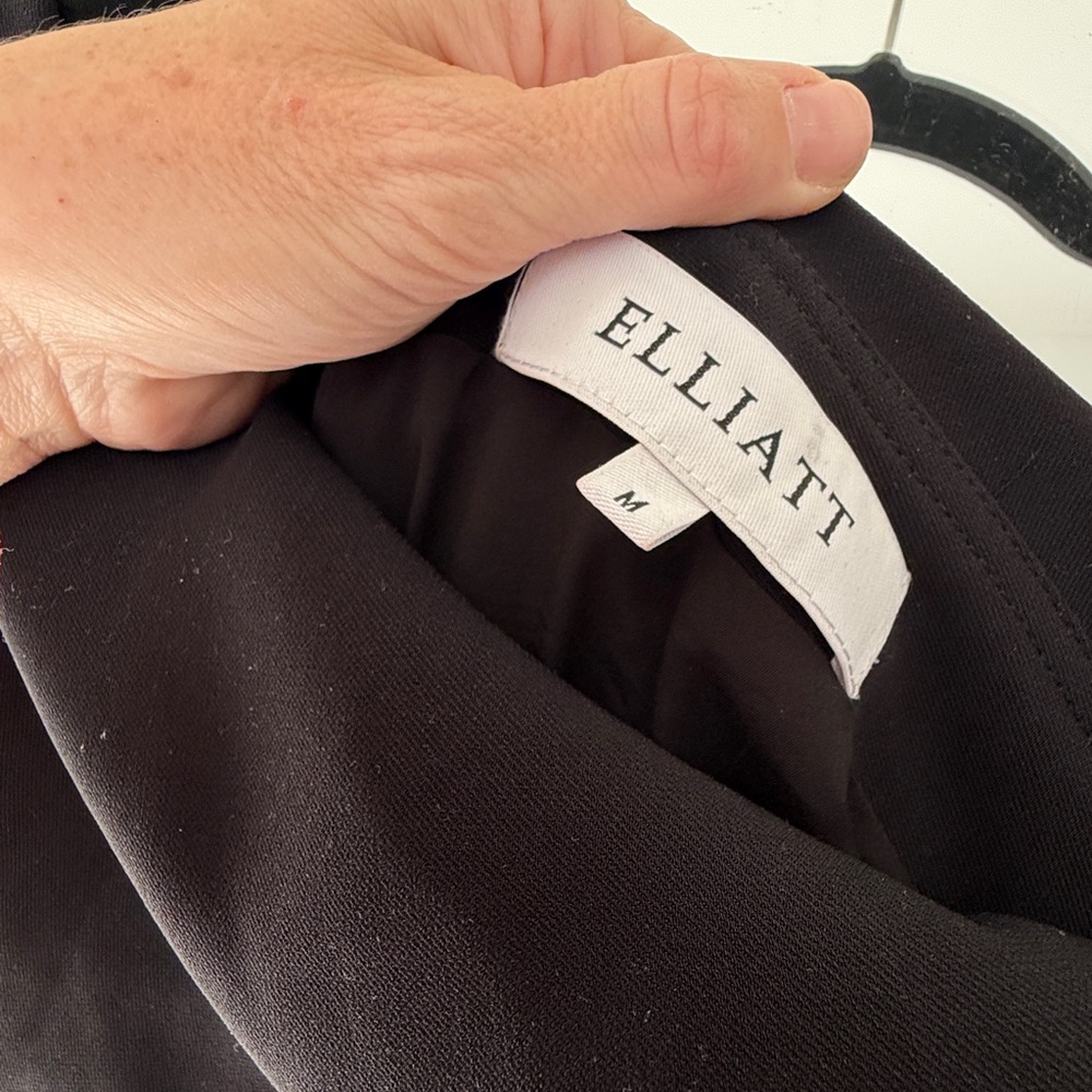 Elliatt Isadora Black One-Shoulder Gown - Picture 5 of 6